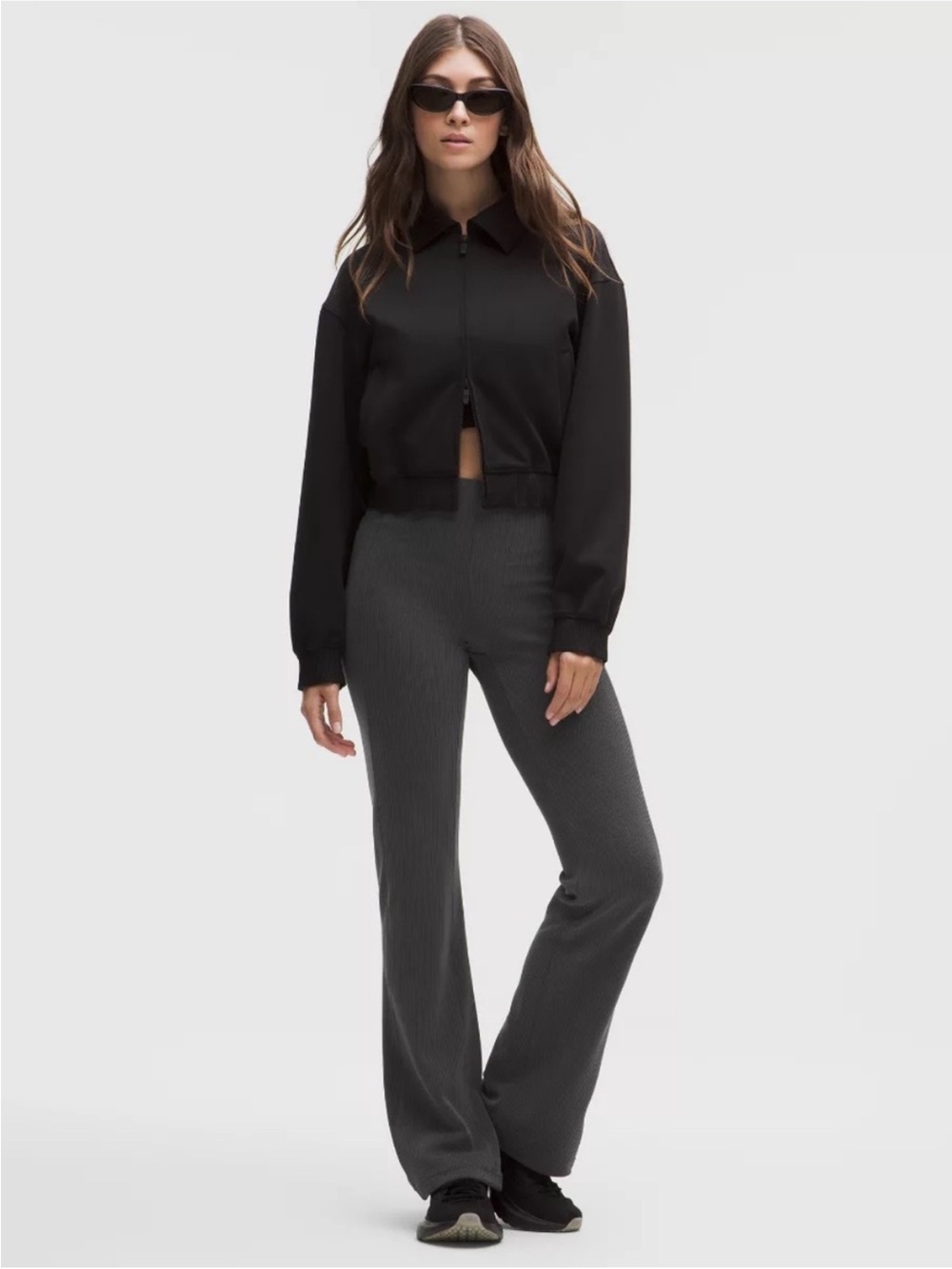▪️Lululemon Ribbed Softstreme Flared Pant *Regular in Black
High Rise 4